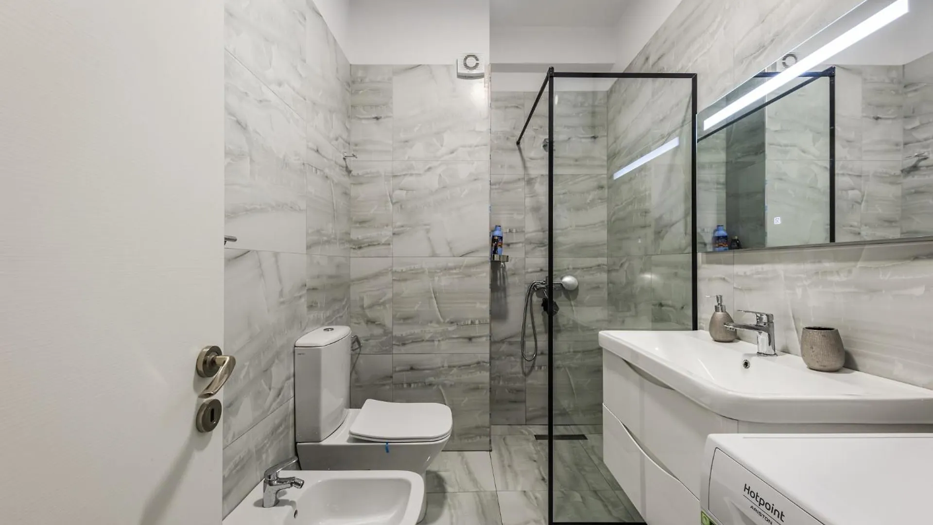 The Teal Spot Apartment Tirana 0*,